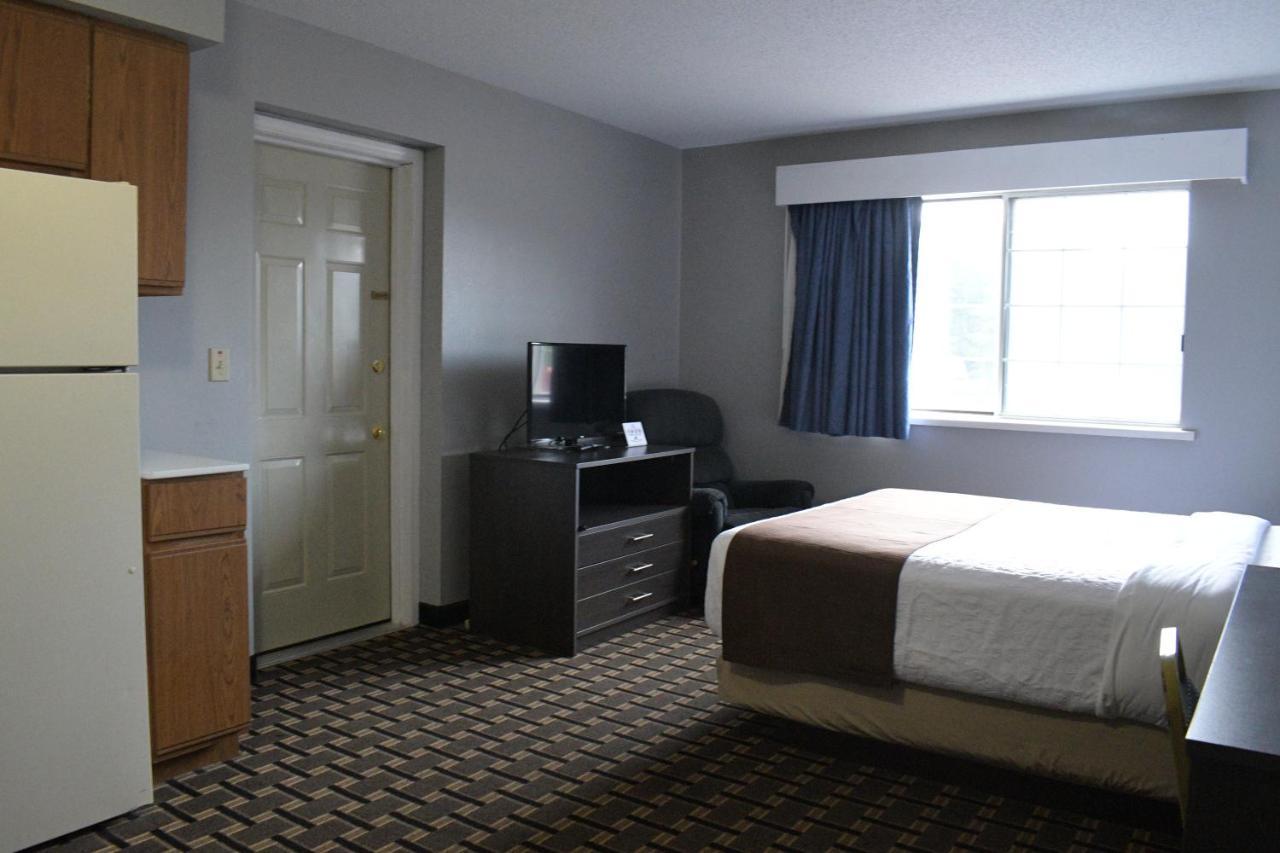 Adams Inn And Suites Exteriör bild